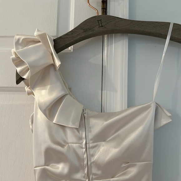 B. Darlin One Shoulder White Dress - Picture 11 of 12